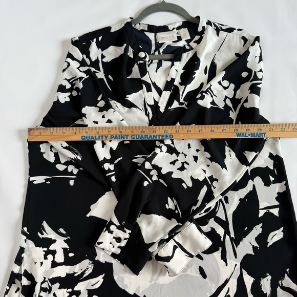 Chico's Black and White floral long sleeve Abstract Blouse size 2 (large 12) - Picture 8 of 11